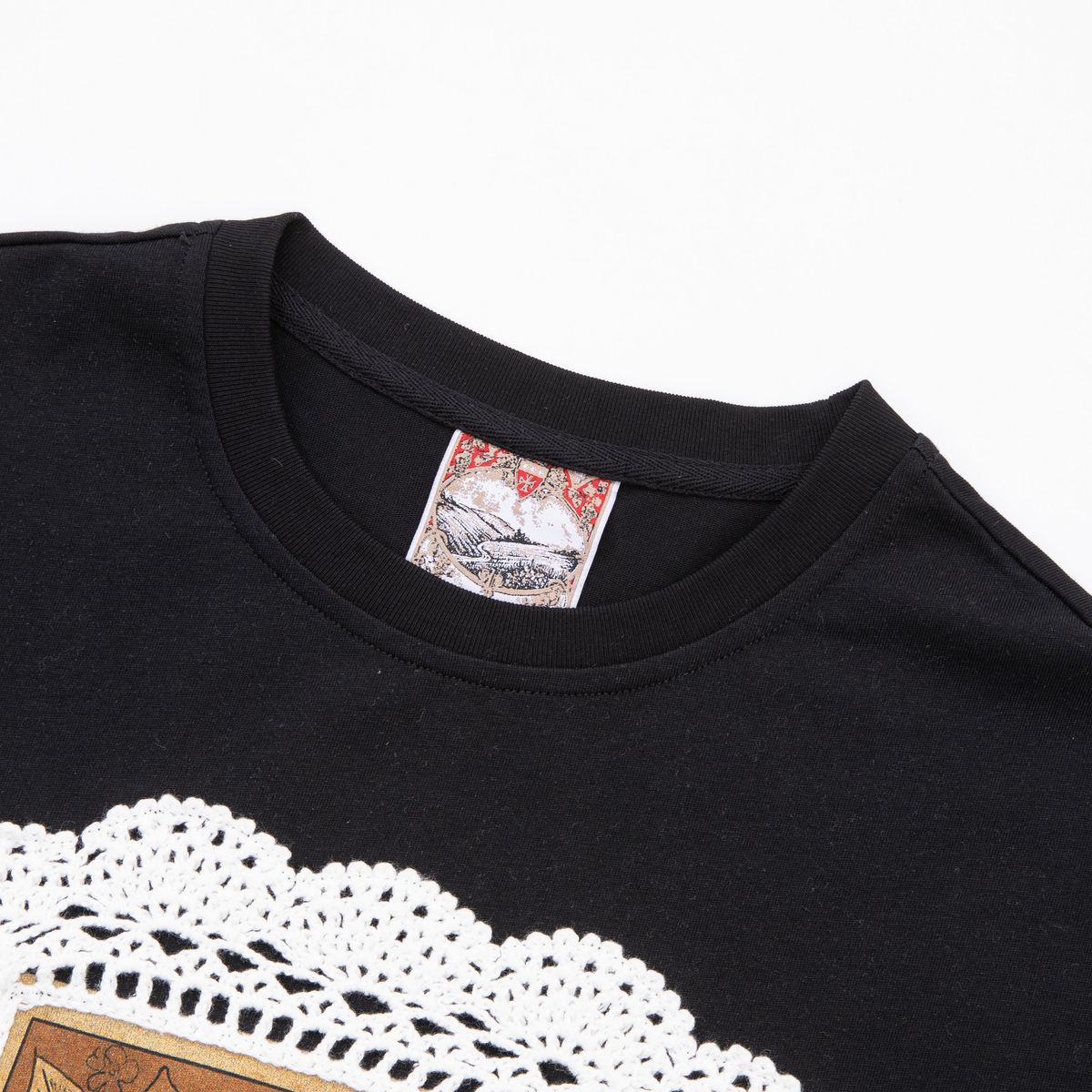 CROCHET WINE LABEL BLACK T-SHIRT