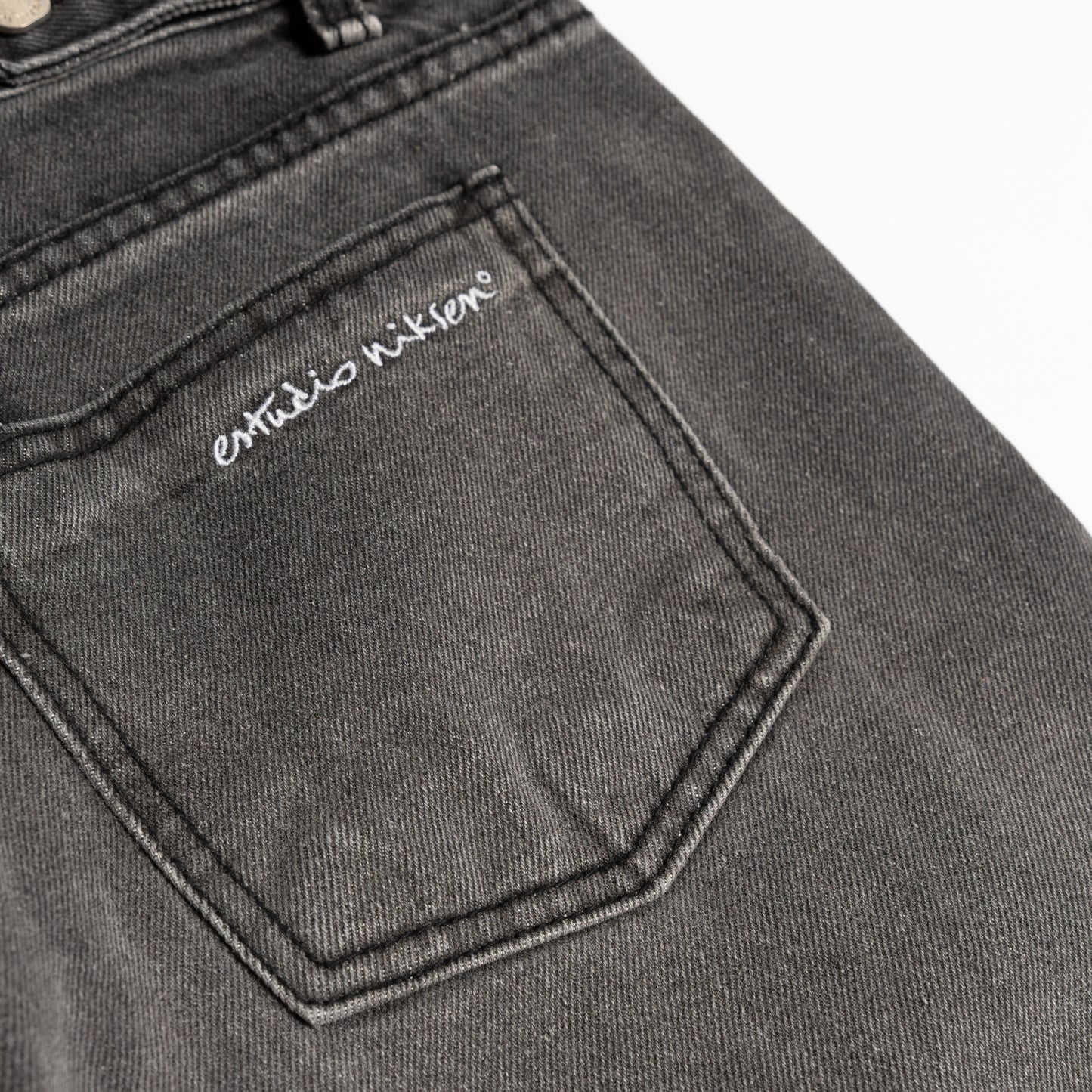 SIDE BUTTON DENIM JEANS