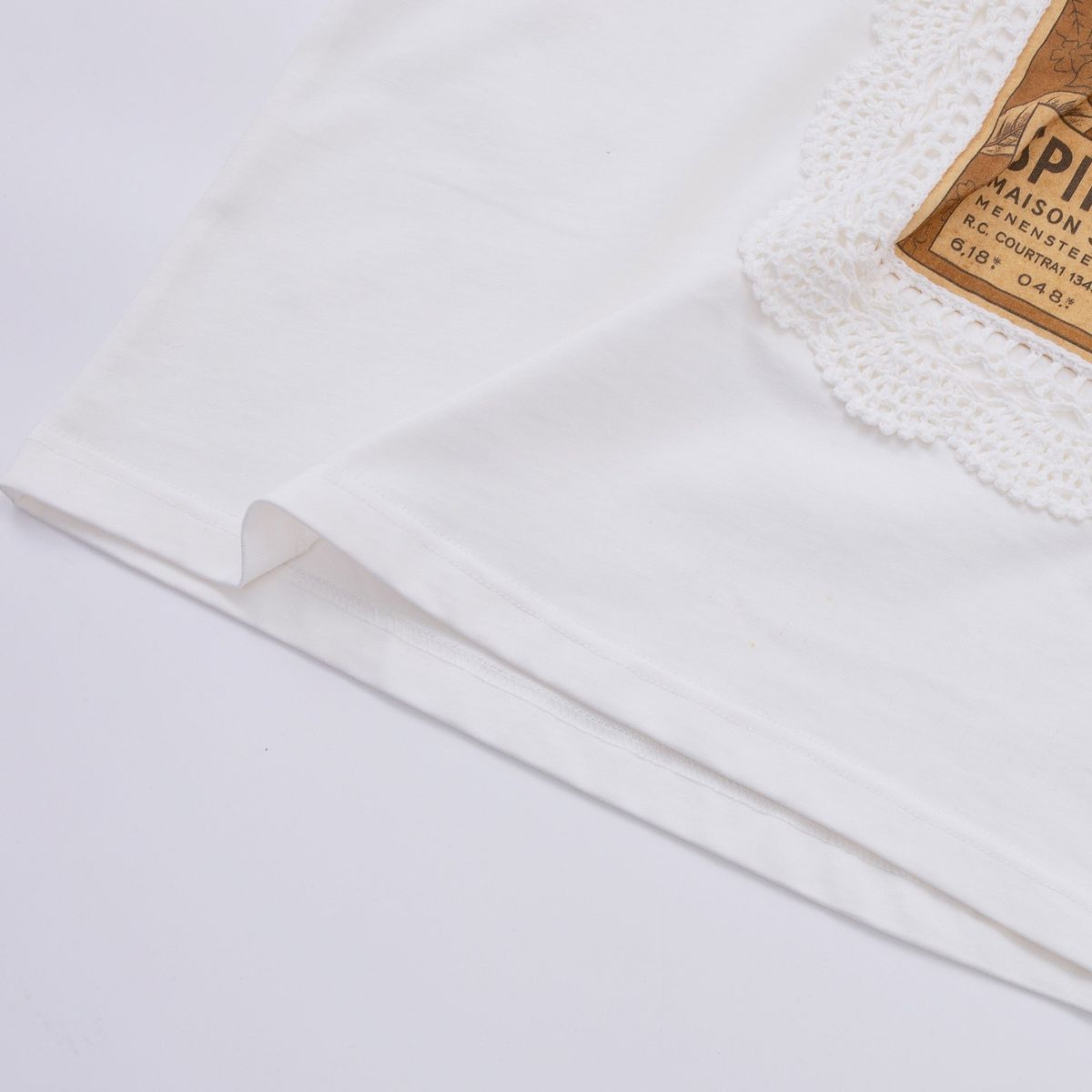 CROCHET WINE LABEL WHITE T-SHIRT