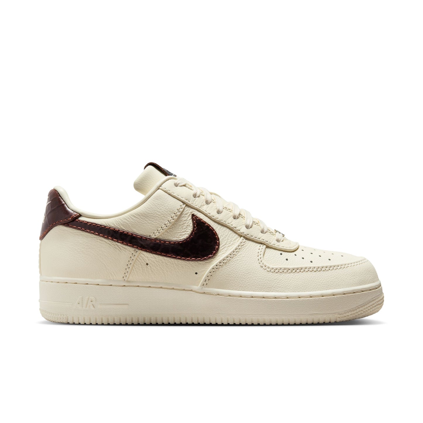 NIKE AIR FORCE 1 '07